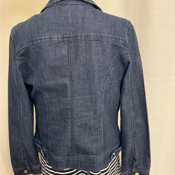 20” ptp Classic Denim Jacket - Picture 5 of 9